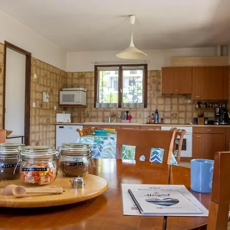 Holiday home Maison Charlotte - Vue Et A 5min Des Plages! *