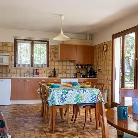 Holiday home Maison Charlotte - Vue Et A 5min Des Plages!